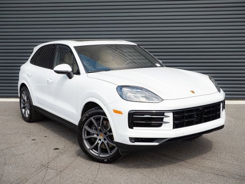 Certified 2024 Porsche Cayenne image 26