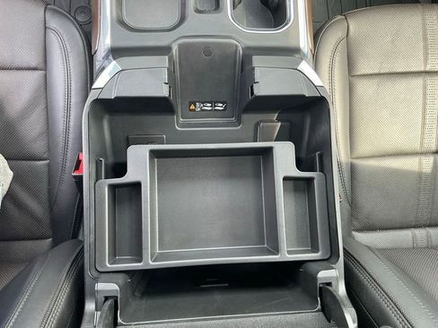 Used 2024 Chevrolet Silverado 1500 High Country AWD/4WD image 31