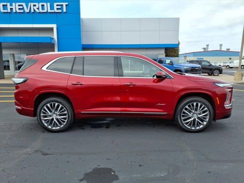 Used 2025 Buick Enclave Avenir w/ Super Cruise Package image 2