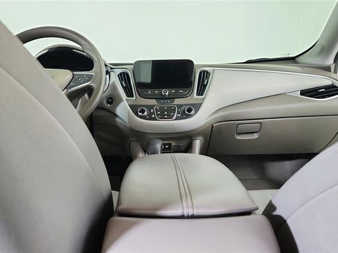 Used 2024 Chevrolet Malibu LT image 13