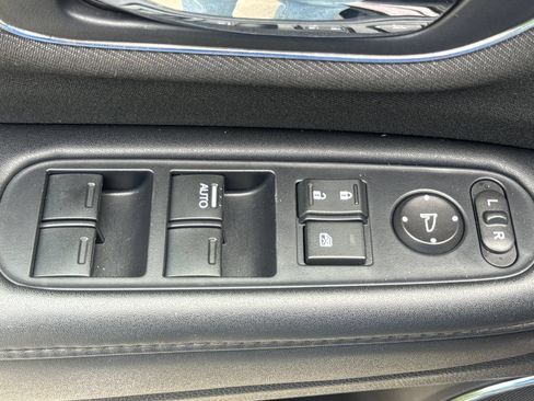 Used 2022 Honda HR-V EX image 14