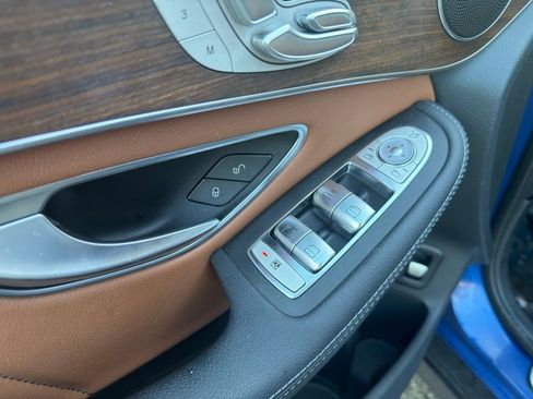 Used 2022 Mercedes-Benz GLC 300 4MATIC image 12