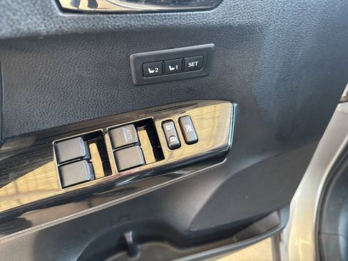 Used 2016 Toyota RAV4 Limited image 13