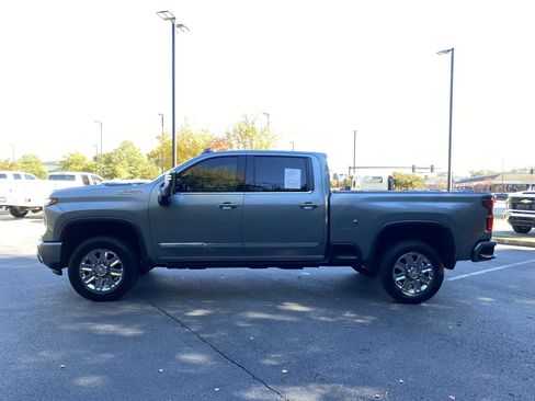 Used 2024 Chevrolet Silverado 2500 High Country w/ High Country Premium Package image 6