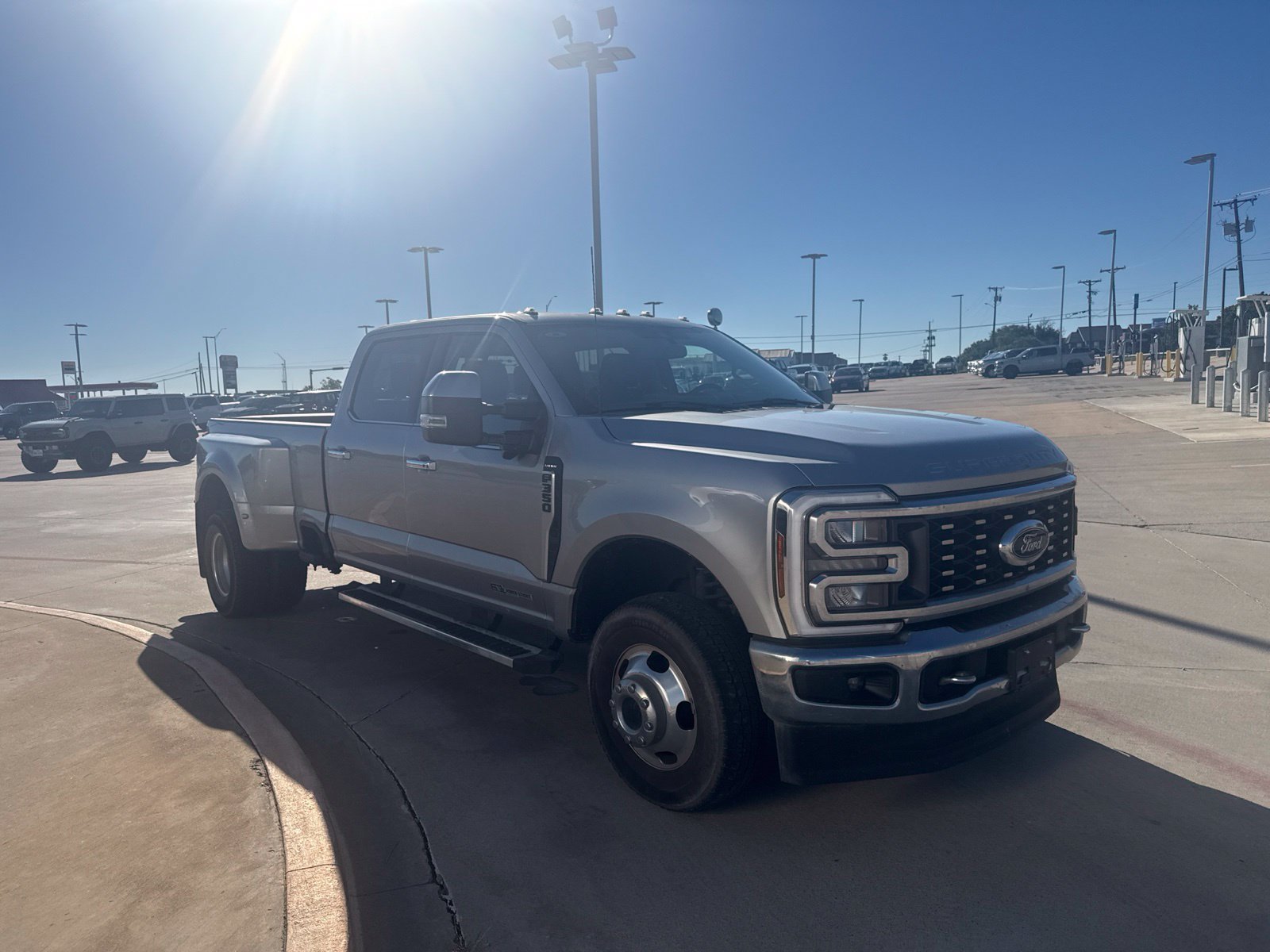 Used 2024 Ford F350 Lariat w/ Chrome Package AWD/4WD image 3