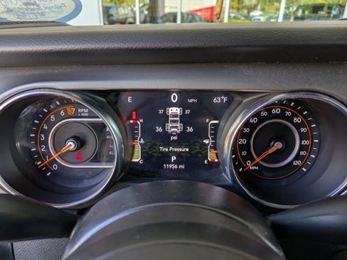 Used 2022 Jeep Wrangler Sport S image 21
