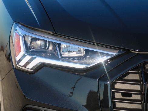 New 2025 Audi Q3 2.0T Premium image 4