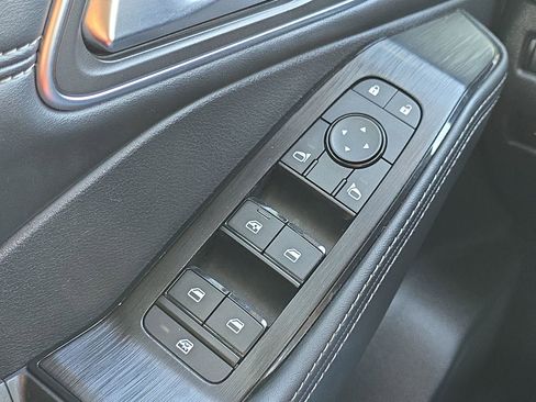 Used 2021 Nissan Rogue SV w/ Premium Package image 13