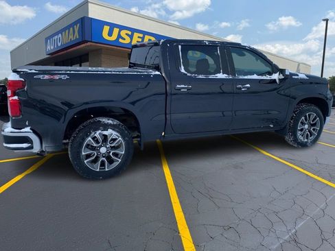 Used 2023 Chevrolet Silverado 1500 LT image 2
