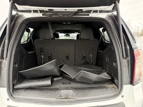 Used 2023 Chevrolet Suburban LT image 19