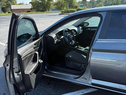 Used 2019 Volkswagen Jetta S w/ Driver Assistance Package FWD image 9