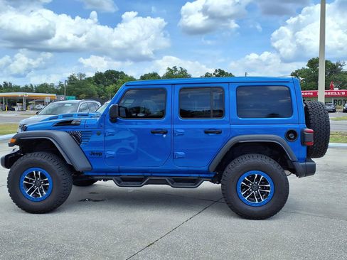 Used 2024 Jeep Wrangler Unlimited Sport AWD/4WD image 4