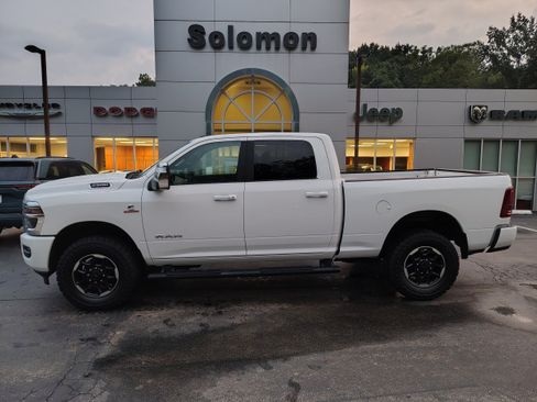 Used 2026 RAM 2500 Laramie AWD/4WD image 1