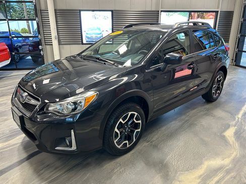Used 2017 Subaru Crosstrek 2.0i Premium AWD/4WD image 33