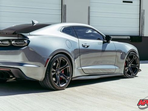 Used 2020 Chevrolet Camaro SS RWD image 63