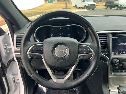 Used 2018 Jeep Grand Cherokee Limited image 24