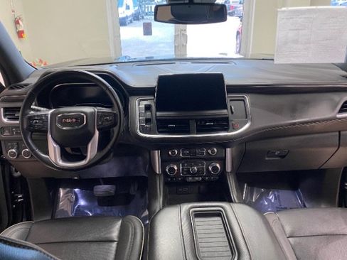 Used 2023 GMC Yukon XL SLT AWD/4WD image 20
