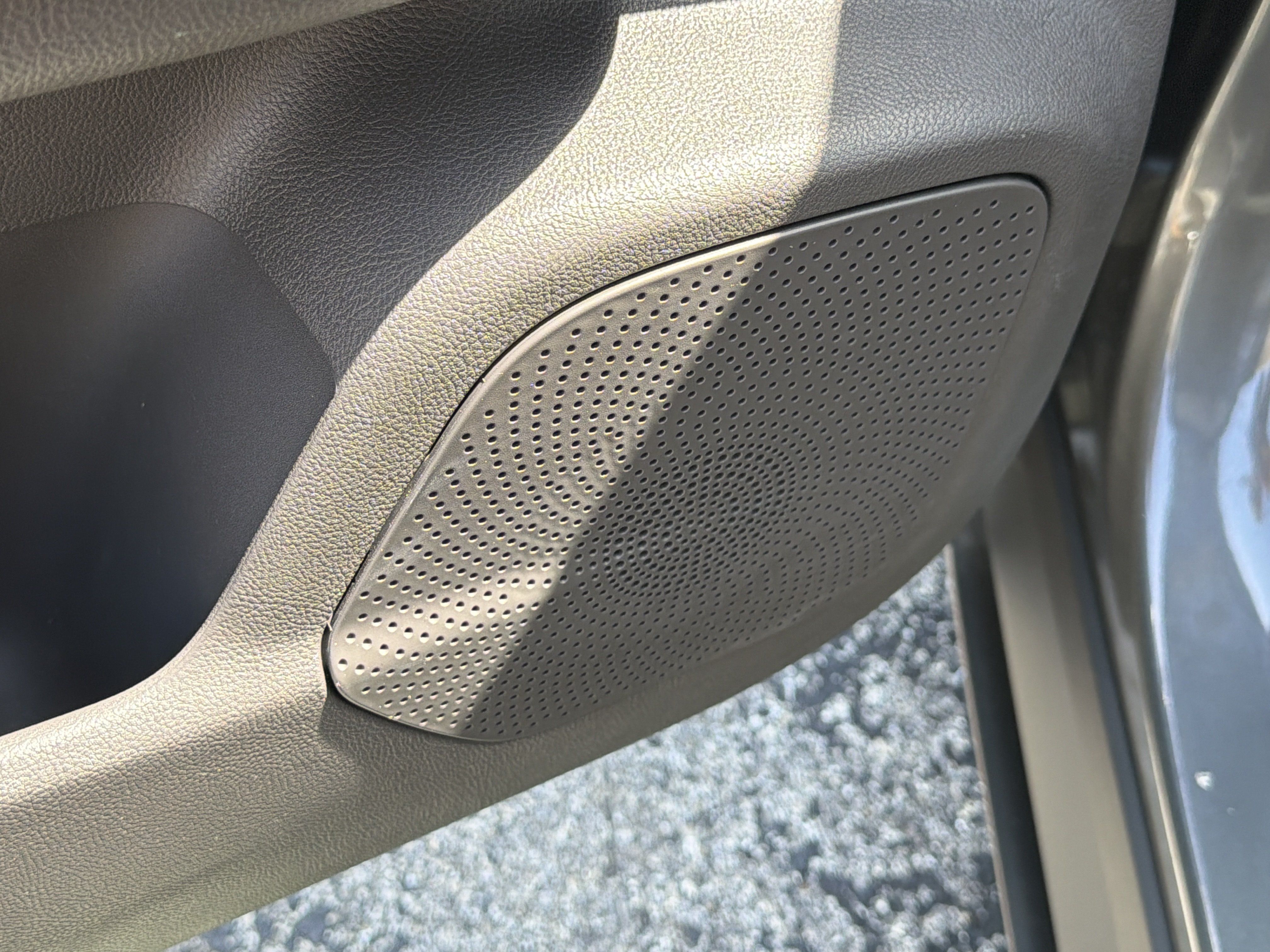 Certified 2024 Lincoln Corsair Grand Touring w/ Rear Removable Package Tray AWD/4WD image 21
