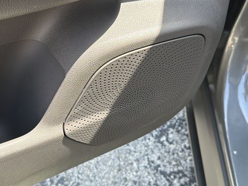 Certified 2024 Lincoln Corsair Grand Touring w/ Rear Removable Package Tray AWD/4WD image 21
