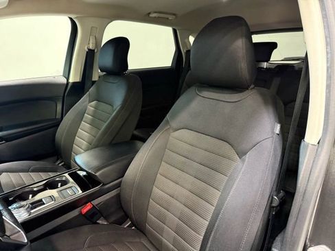 Used 2019 Ford Edge SEL image 16