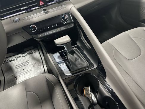 Used 2025 Hyundai Elantra SEL image 35