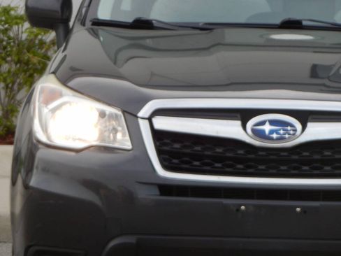 Used 2015 Subaru Forester 2.5i Premium w/ All-Weather Package AWD/4WD image 9