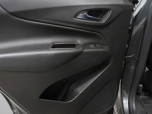 Used 2021 Chevrolet Equinox LT image 21
