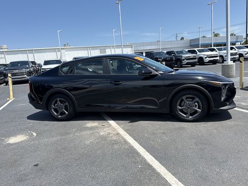 Used 2025 Kia K4 FWD image 11