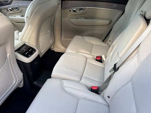 New 2026 Volvo XC90 T8 Ultra image 10