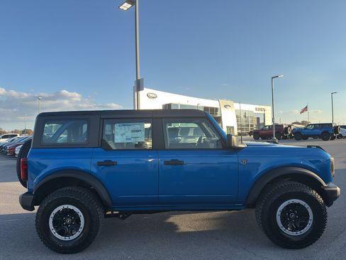 New 2025 Ford Bronco 4-Door w/ Sasquatch Package AWD/4WD image 4