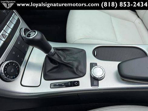 Used 2012 Mercedes-Benz SLK 250 image 21