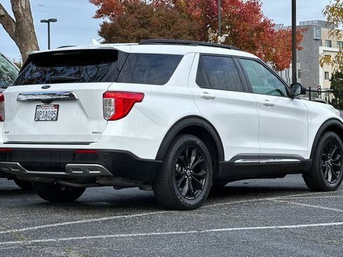 Certified 2020 Ford Explorer XLT w/ Equipment Group 202A image 4