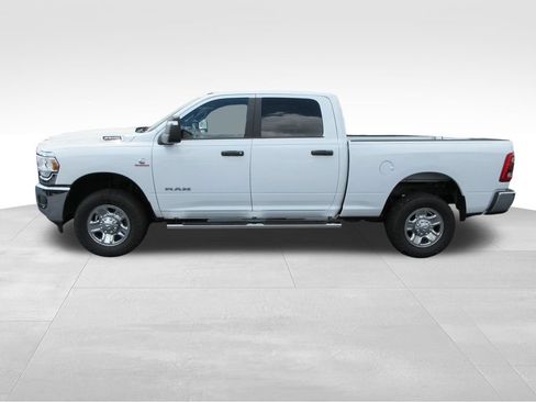 Used 2024 RAM 2500 Big Horn AWD/4WD image 2