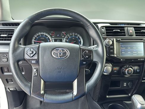Used 2018 Toyota 4Runner TRD Off-Road AWD/4WD image 20