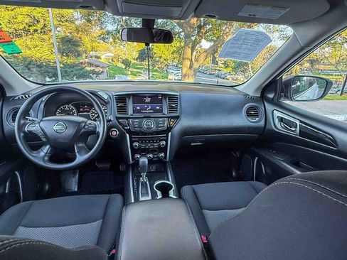 Used 2019 Nissan Pathfinder S image 34