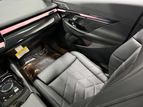 New 2026 BMW 550e xDrive image 18