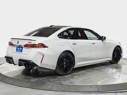 Used 2025 BMW M5 w/ Carbon Package image 7