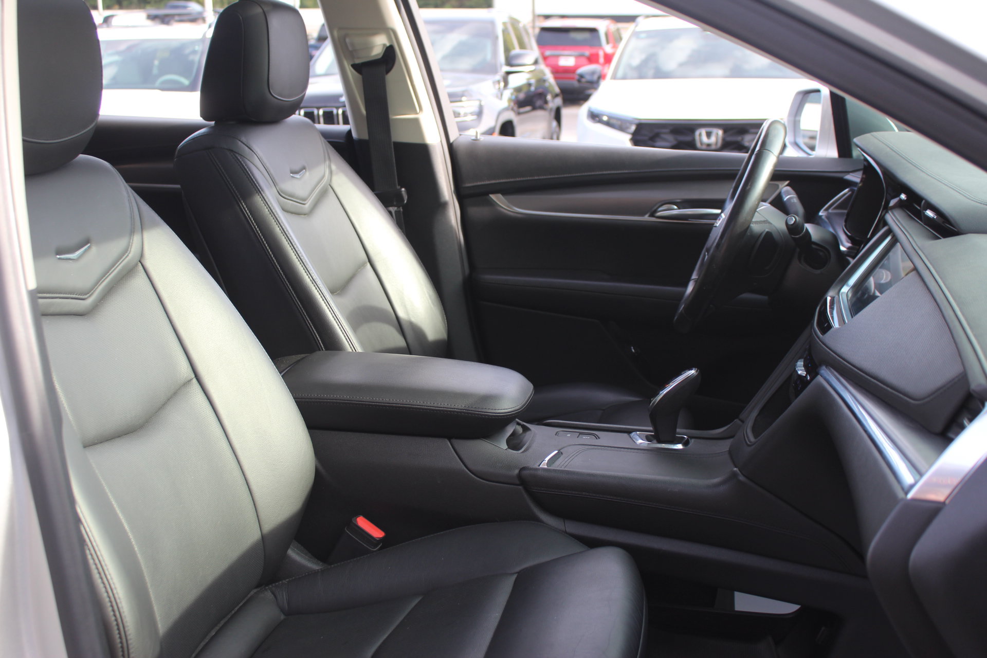 Used 2019 Cadillac XT5 Premium Luxury FWD image 36