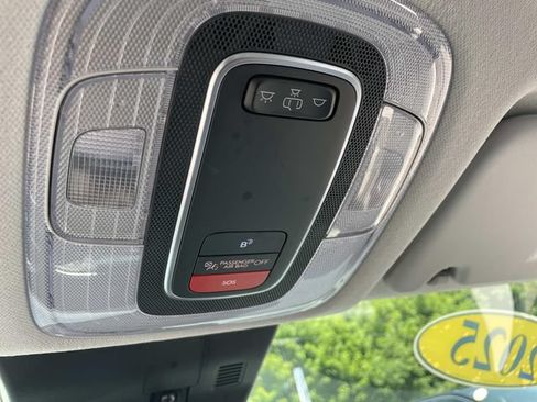 Used 2025 Hyundai Kona SEL AWD/4WD image 25