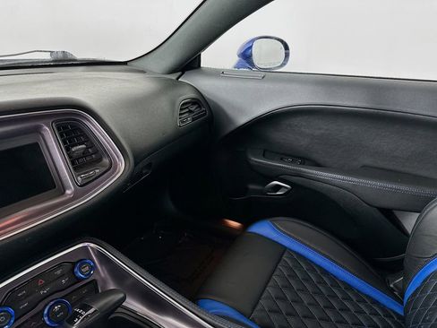 Used 2018 Dodge Challenger R/T w/ Performance Handling Group image 29