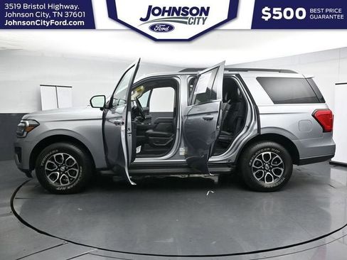 Certified 2024 Ford Expedition XLT AWD/4WD image 42