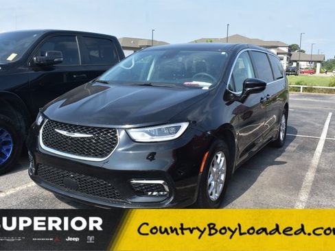 Used 2024 Chrysler Pacifica Touring-L FWD image 1