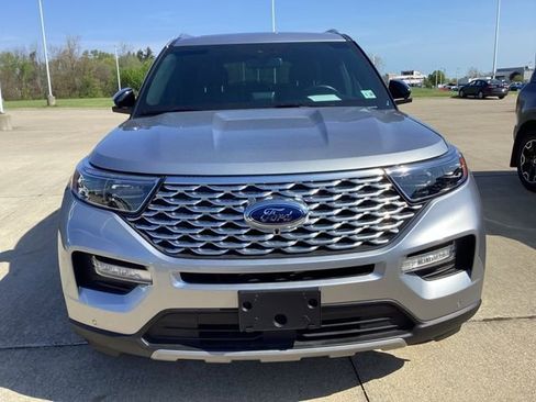 Used 2023 Ford Explorer Platinum w/ Technology Package AWD/4WD image 2