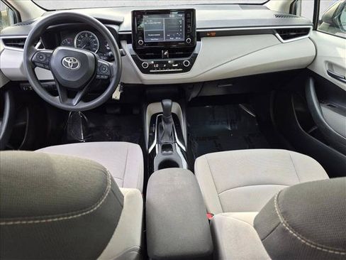Used 2022 Toyota Corolla LE FWD image 16
