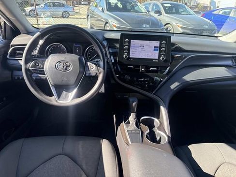 Used 2022 Toyota Camry LE image 13