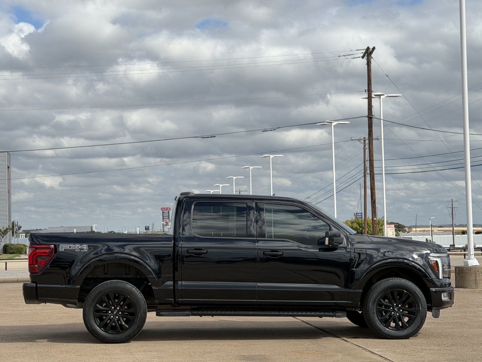 Used 2024 Ford F150 Lariat w/ Bed Utility Package AWD/4WD image 3