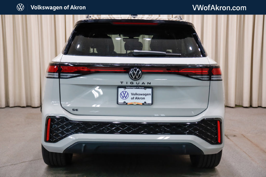 New 2026 Volkswagen Tiguan SE R-Line FWD image 4