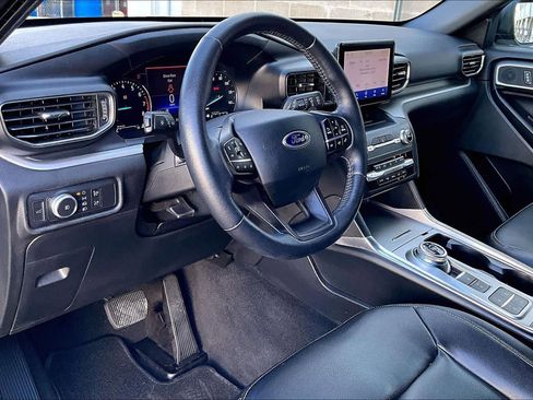 Used 2020 Ford Explorer XLT w/ Equipment Group 202A image 18