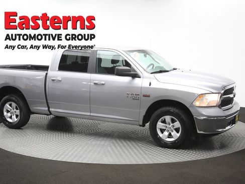 Used 2019 RAM 1500 Classic SLT AWD/4WD image 46