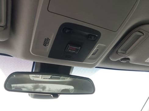 Used 2019 Toyota Camry L image 20